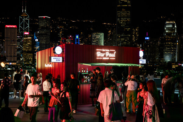 Bar Paul presents brand-new cocktails created for Paul Smith, paired with culinary delights prepared by restaurants in Harbour City, allowing everyone to enjoy their drinks from dusk till night by Victoria Harbour.