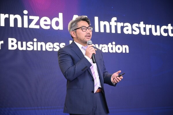 Ray Xu, Senior Vice President of H3C and President of Cloud, Compute, and Storage Product Line, delivered a keynote speech of 