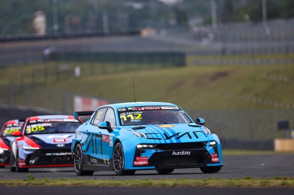 CISION PR Newswire - Success on Podium: Lynk & Co Cyan Racing Wins the Race in Zhuzhou