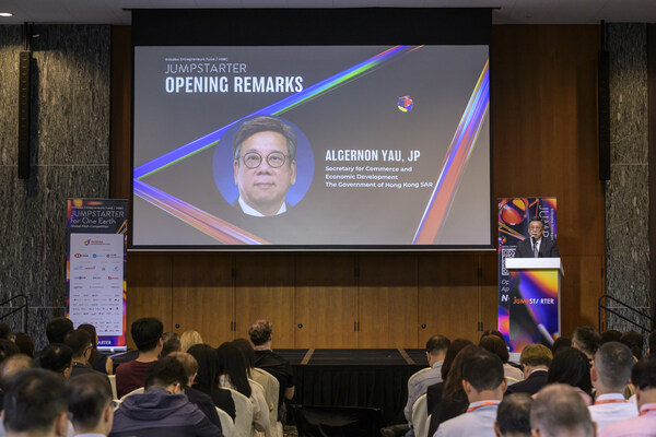 Algernon Yau, Secretary for Commerce and Economic Development, delivered opening remarks at JUMPSTARTER Ignition Gala, the inaugural event of StartmeupHK Festival 2024. He said that the recent amendment to the Mainland and Hong Kong Closer Economic Partnership Arrangement (CEPA) has enhanced flexibility for businesses and encouraged startups to leverage these advantages for growth.