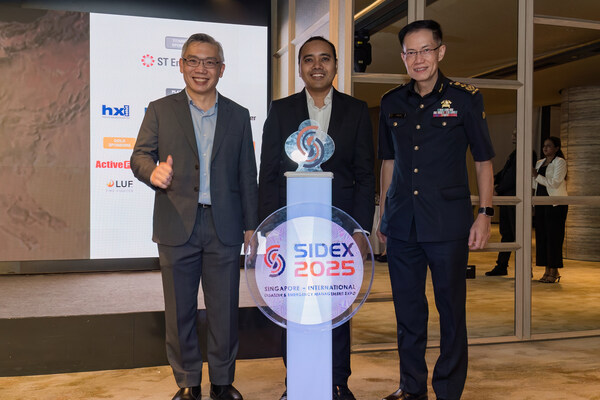 Official Launch of SIDEX 2025: (from left to right) Mr Michael Chua, Chief Executive Officer, COSEM; Mr Zhulkarnain Abdul Rahim, Chairperson, Government Parliamentary Committee for Home Affairs and Law; and Mr Eric Yap, Commissioner, Singapore Civil Defence Force