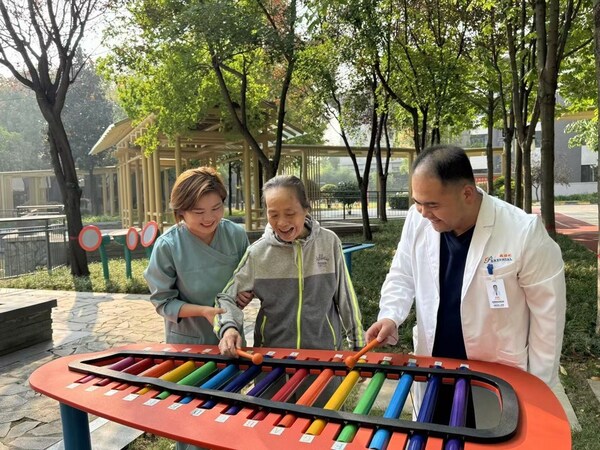 Perennial Alzheimer's Care Village Xi'an - Music Therapy