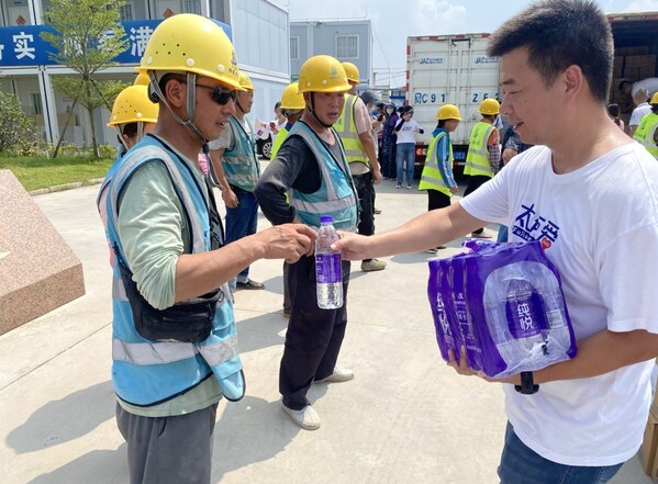 厦门太古可口可乐一瓶水接力 有些"瓶水相逢"的在乎从不曾被遗忘