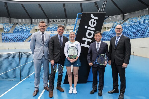 L-R - Roddy Campbell - Director of Partnerships and International Business, Tennis Australia / Cedric Cornelis, Tennis Australia Chief Commercial Officer / Storm Hunter, Australian player and former world #1 in Doubles / Li Huagang, Senior Vice President of Haier Group and Chairman and CEO of Haier Smart Home / Fabio Valente, Chief Operating Officer, Fisher & Paykel Australia