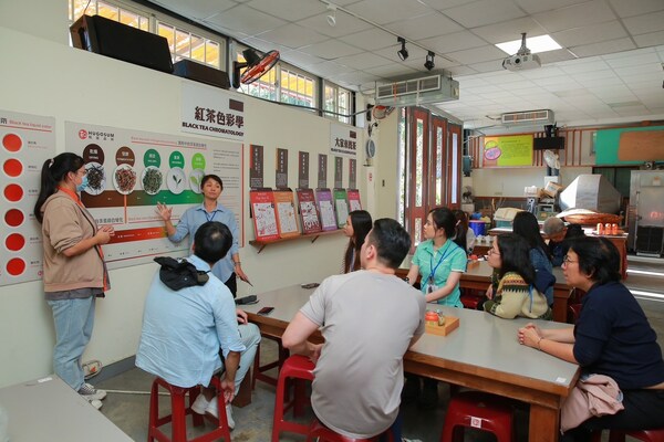 Visited a Nantou tea farm to learn about Taiwan’s tea