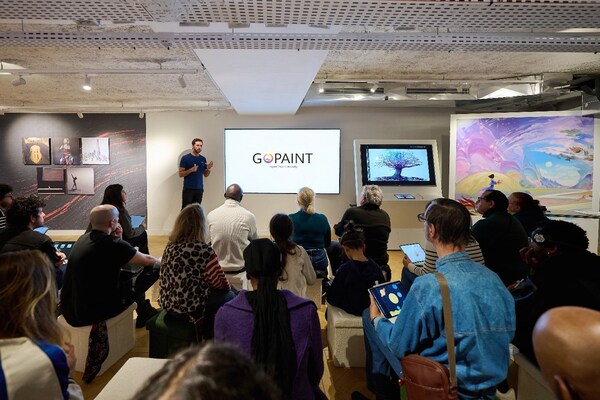 GoPaint Worldwide Creating Activity Lands at the HUAWEI Flagship Store Opéra in Paris