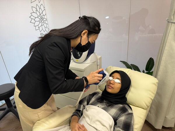 CISION PR Newswire - VISTA Eye Specialist Revolutionizes Dry Eye Treatment with Groundbreaking Research and Advanced Technology