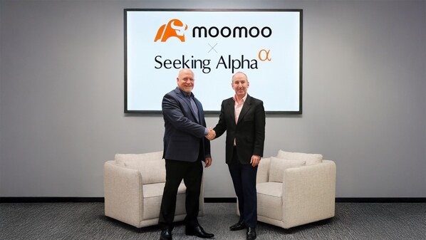 Left: Steven Cress, Vice President of Quantitative Strategy, Seeking Alpha. Right: Neil Mcdonald, CEO, Moomoo US