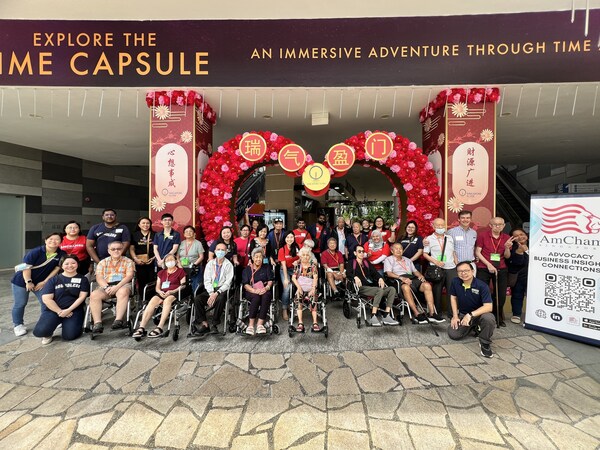 AmChamSG volunteers with St Luke’s ElderCare Elders at the Singapore Flyer