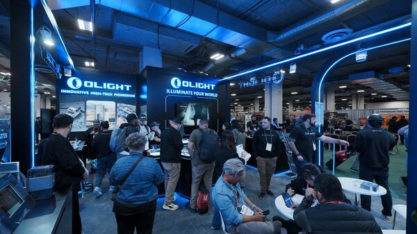 A lot of exhibitors gathered at the Olight booth at SHOT Show