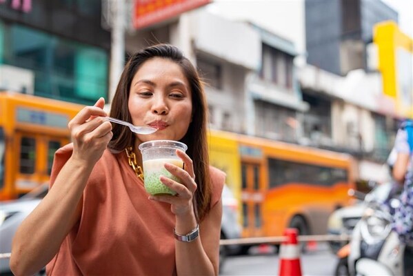 Foodservice chains can influence healthier, more sustainable food choices through their menu offerings