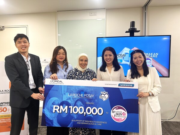 Malaysian Skin Foundation telah menerima sumbangan sebanyak RM100,000 hasil kutipan daripada kempen Dermakan Derma Care anjuran La Roche-Posay. Dalam gambar (dari kiri ke kanan): Pengarah Komersial L’Oréal Dermatological Beauty, Lloyd Teo; Ketua Perdagangan Watsons, Carrol Tan; Wakil Jawatankuasa Malaysian Skin Foundation, Dato’ Dr. Noor Zalmy Azizan; Pengarah Pemasaran L’Oréal Dermatological Beauty, Natalie Goh; dan Pengarah Perubatan L’Oréal Dermatological Beauty, Nicole Liang.