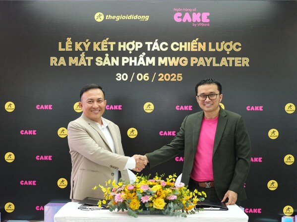 The signing ceremony between Cake and MWG. Photo:Cake