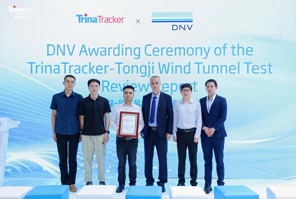 DNV and TrinaTracker teams at the awarding ceremony