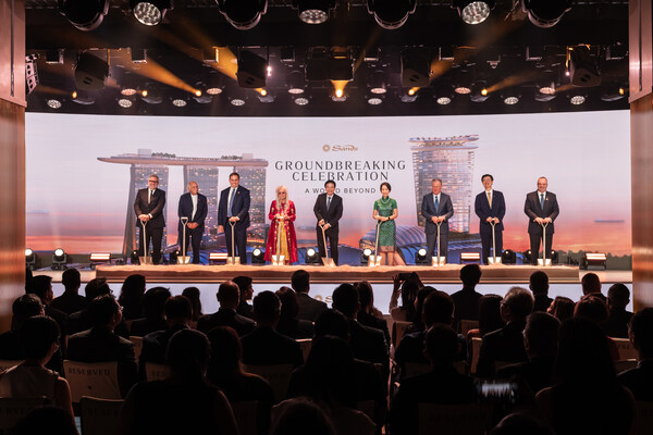 Dari kiri: Pecah tanah ini dirasmikan oleh Pereka Senibina Pengetua Kanan Populous Andrew Tulen, Rakan Pengasas Safdie Architects Moshe Safdie, Presiden dan Ketua Pegawai Operasi Las Vegas Sands Patrick Dumont, Dr Miriam Adelson, Perdana Menteri Singapura merangkap Menteri Kewangan Lawrence Wong, Menteri Kemampanan dan Sekitaran merangkap Menteri Bertanggungjawab bagi Hubungan Perdagangan Grace Fu, Pengerusi dan Ketua Pegawai Eksekutif Las Vegas Sands Robert Goldstein, Naib Presiden Eksekutif Operasi Asia Las Vegas Sands Grant Chum, Ketua Pegawai Operasi Marina Bay Sands Paul Town Dari kiri: Pecah tanah ini dirasmikan oleh Pereka Senibina Pengetua Kanan Populous Andrew Tulen, Rakan Pengasas Safdie Architects Moshe Safdie, Presiden dan Ketua Pegawai Operasi Las Vegas Sands Patrick Dumont, Dr Miriam Adelson, Perdana Menteri Singapura merangkap Menteri Kewangan Lawrence Wong, Menteri Kemampanan dan Sekitaran merangkap Menteri Bertanggungjawab bagi Hubungan Perdagangan Grace Fu, Pengerusi dan Ketua Pegawai Eksekutif Las Vegas Sands Robert Goldstein, Naib Presiden Eksekutif Operasi Asia Las Vegas Sands Grant Chum, Ketua Pegawai Operasi Marina Bay Sands Paul Town