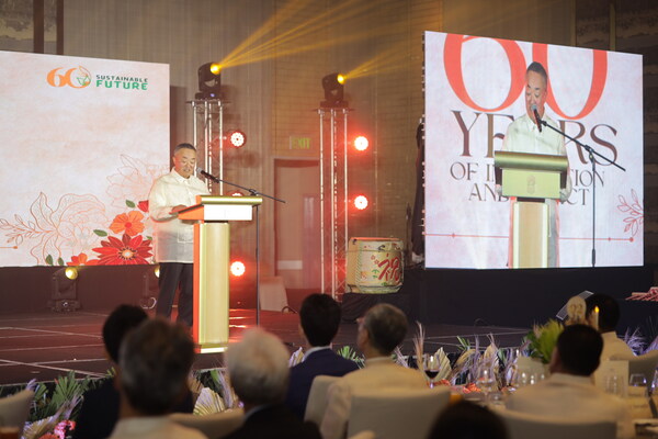 Presiden Hama mengenangkan pencapaian FUJIFILM Business Innovation selama 60 tahun.