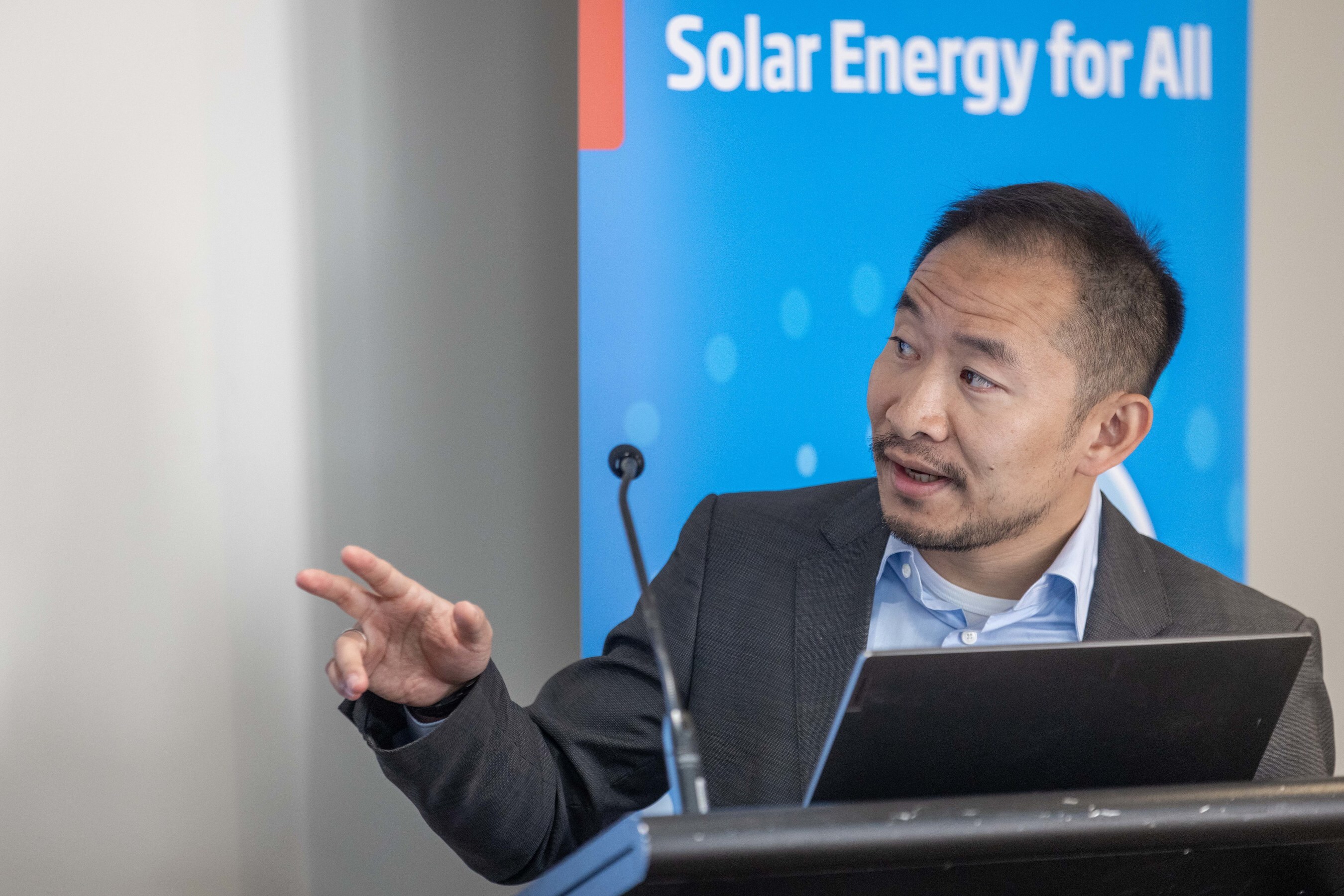 Edison Zhou, General Manager of Trinasolar Australia, presenting at a solar event. Edison Zhou, General Manager of Trinasolar Australia, presenting at a solar event.