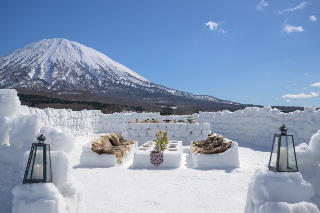 Asyatt Snowtable Asyatt Snowtable