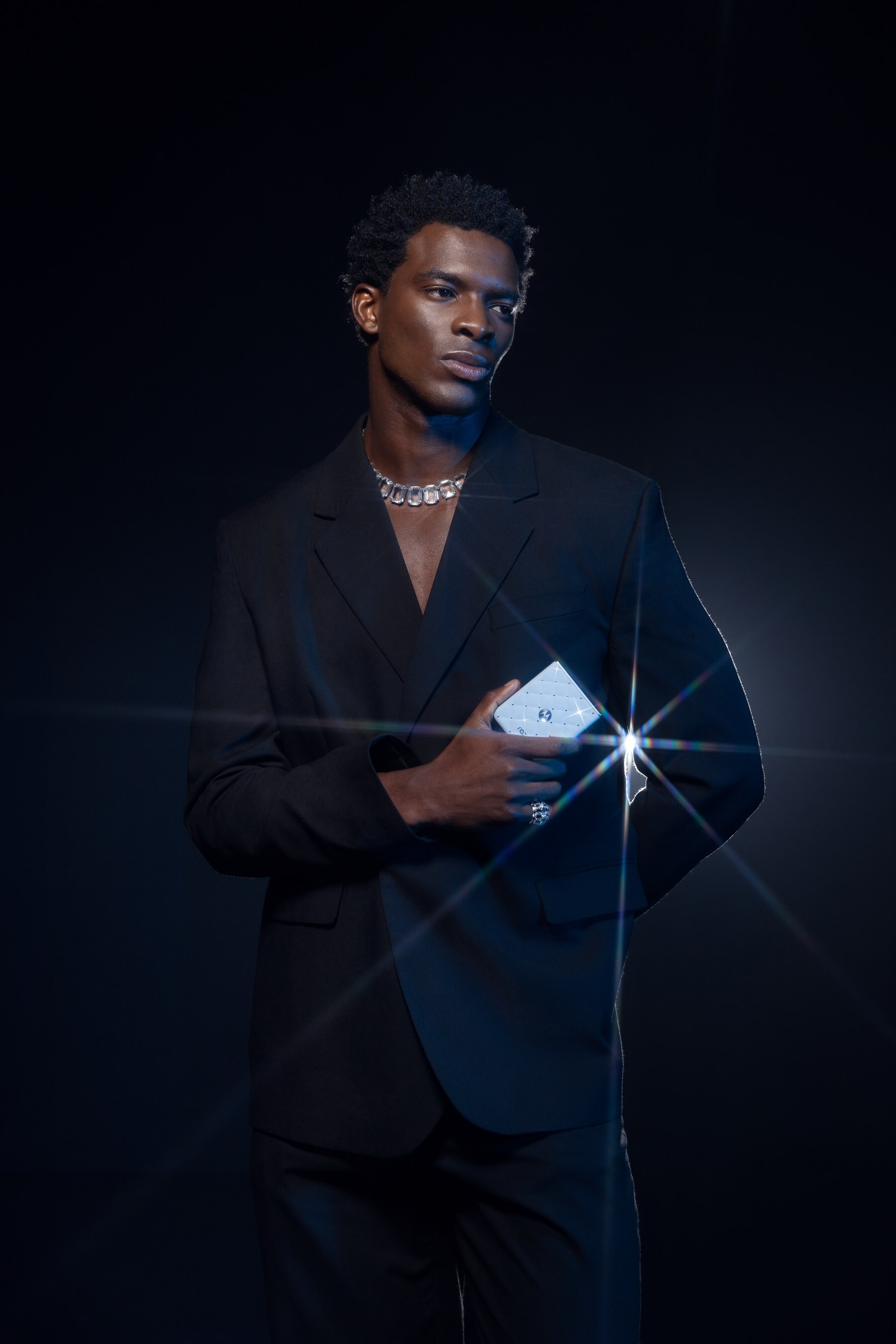 The Brilliant Collection, featuring the motorola razr 60 and moto buds loop with Sound by Bose