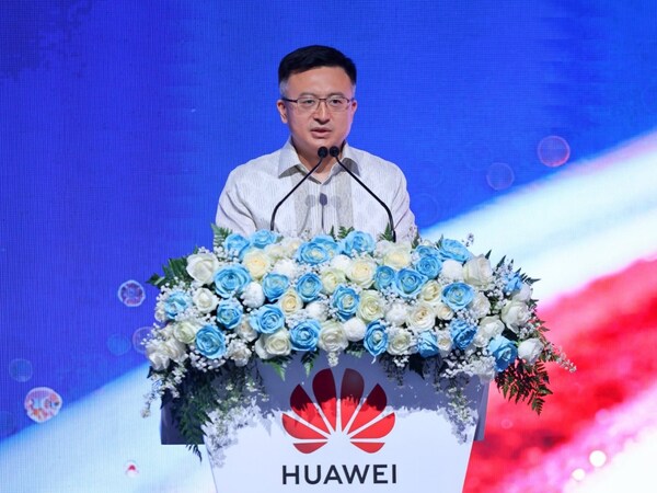 Xin Dajiang, Chairman of the Board of Directors, Huawei Indonesia Xin Dajiang, Chairman of the Board of Directors, Huawei Indonesia