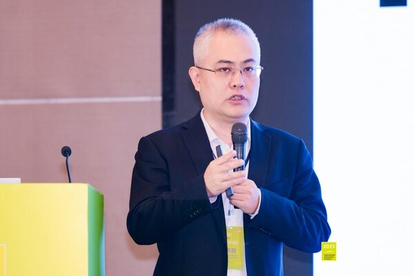 劉宗巍博士，清華大學（車輛與運載學院）汽車產(chǎn)業(yè)與技術戰(zhàn)略研究院院長助理、副研究員，中國汽車工程學會會士