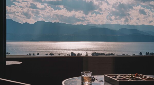 酒店湖景房景观 酒店湖景房景观