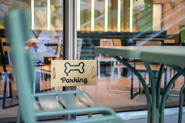 Shake Shack北京大融城店寵物區(qū)