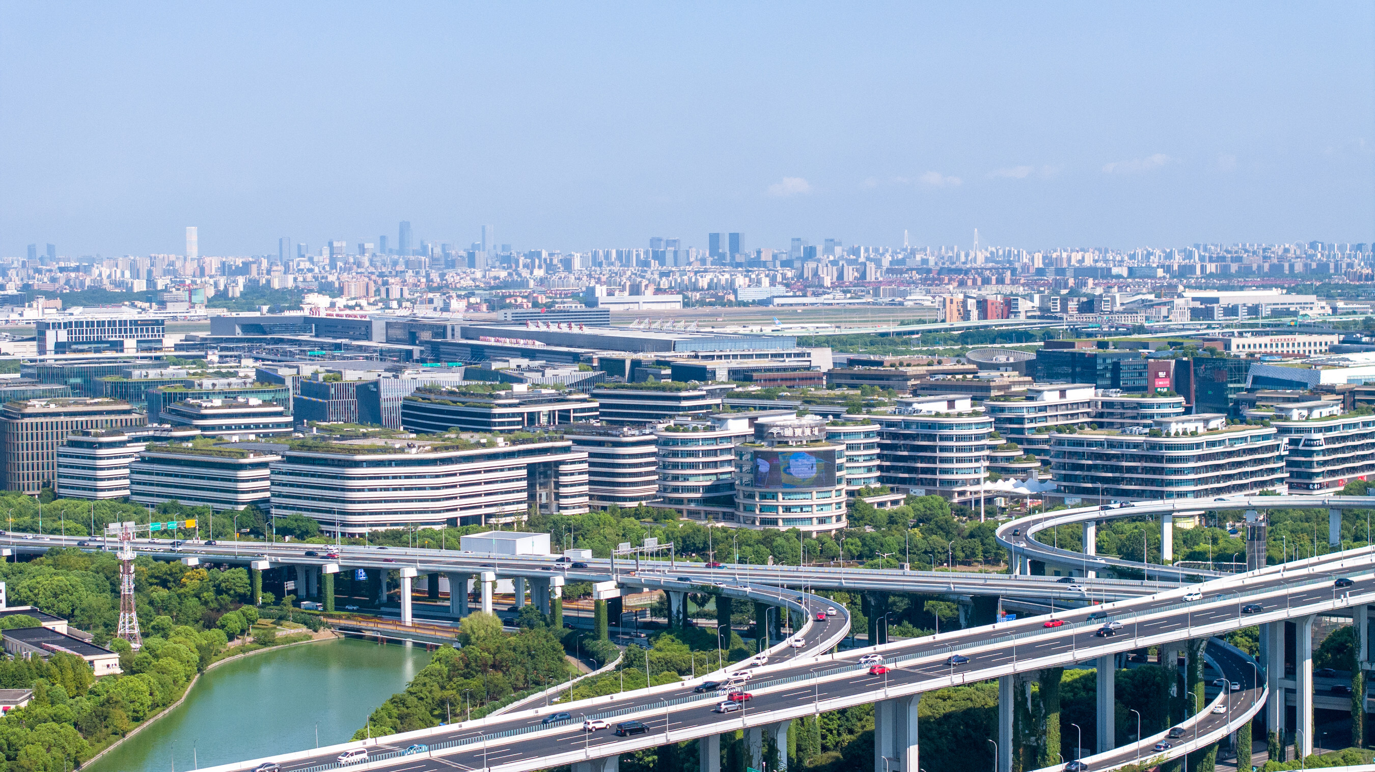 Hongqiao International Central Business District is one of the major gathering hubs for foreign-invested headquarters. CHINA DAILY