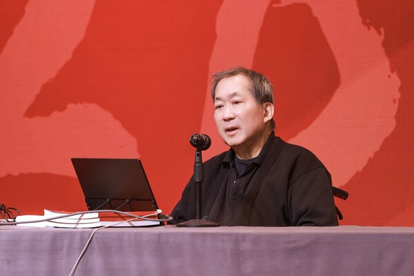 马来西亚汉沙杨有限公司总裁杨经文博士分享主题讲座:将我们的建成环境重构为“人工生态系统”。 马来西亚汉沙杨有限公司总裁杨经文博士分享主题讲座:将我们的建成环境重构为“人工生态系统”。