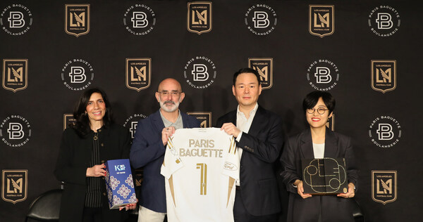 Paris Baguette and Los Angeles Football Club hold an official partnership ceremony at BMO Stadium in Los Angeles, California. From right: Yeon Jeong Kim, CMO, Paris Baguette HQ; Jin Soo Hur, Vice Chairman, Paris Baguette; Larry Freedman, Co-President, LAFC; and Cathy Chavenet, CMO, Paris Baguette U.S.