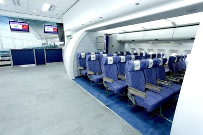 航空中心，设有专业的模拟机舱及登记柜台，让学生掌握专业技术及职场实习经验