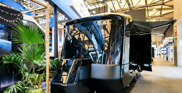 公路拖掛Land Yacht